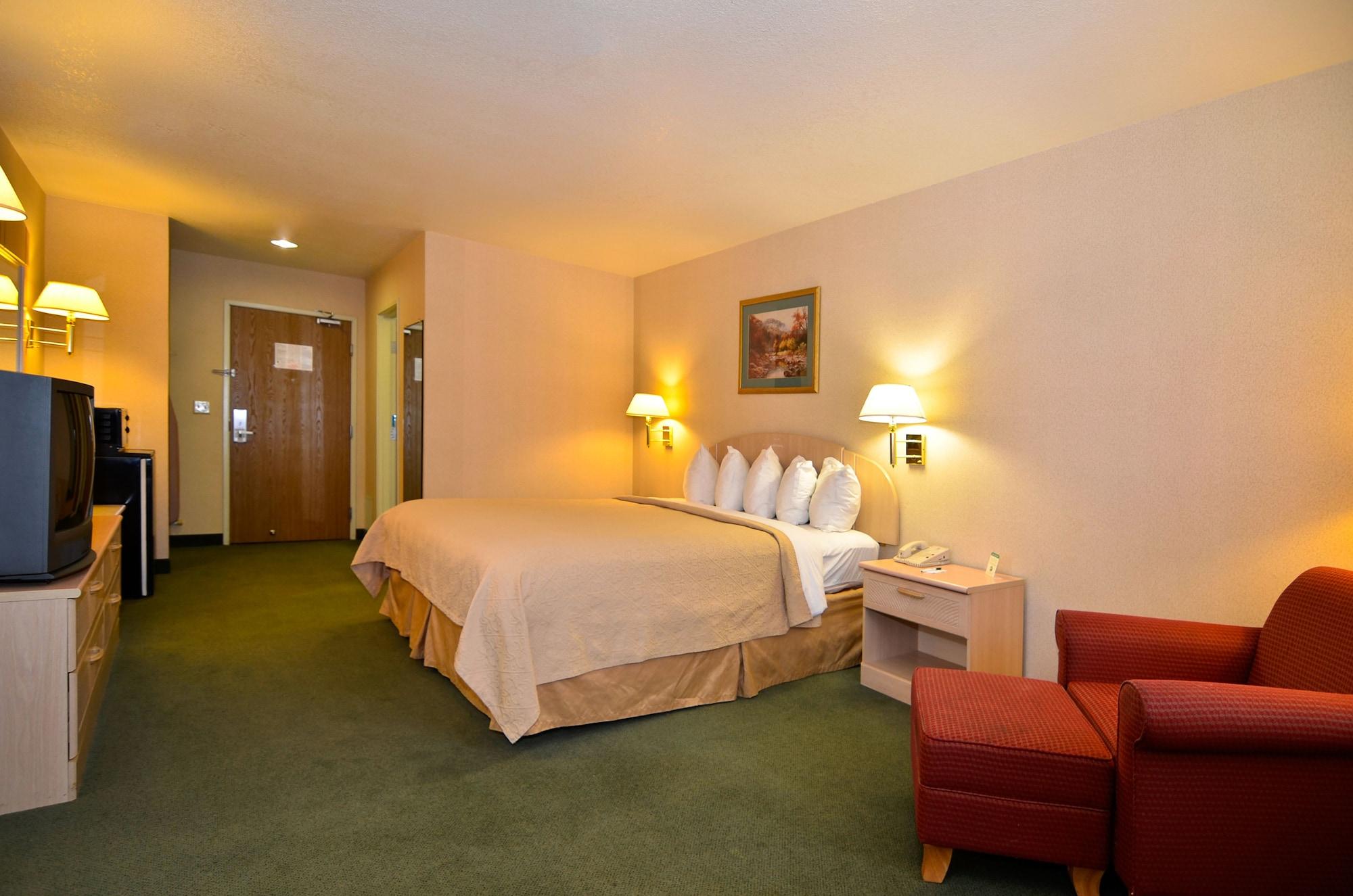 Quality Inn & Suites Weed Room photo